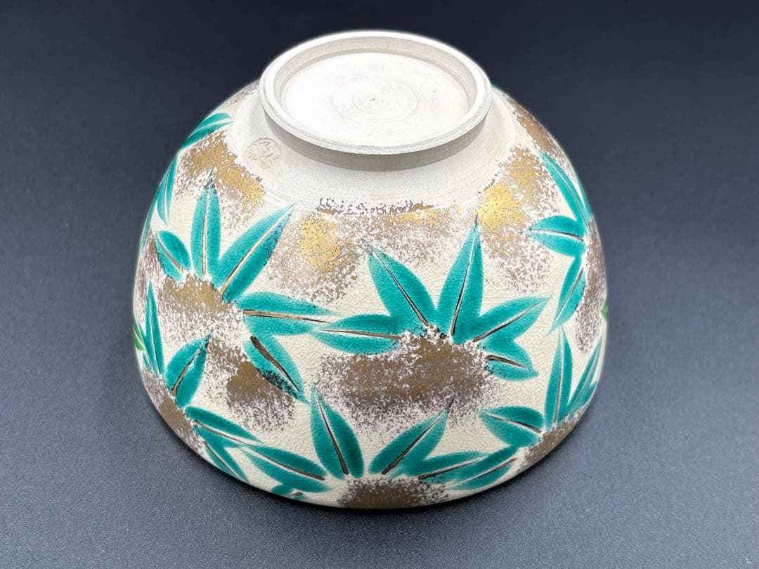 Exclusive Kiyomizu-yaki ware by master potter Juraku Kawazoe, 